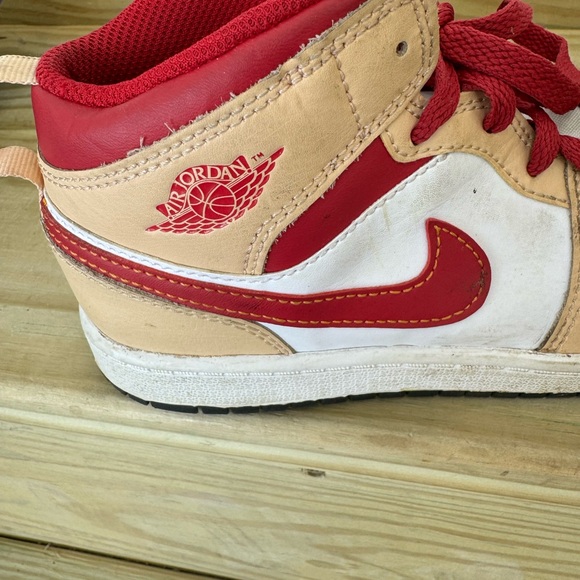 Youth size 3 Jordan’s - Picture 4 of 5